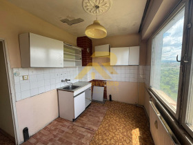 1 спаваћа соба Изток, Перник