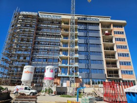 Toimisto Grand Mol, Varna
