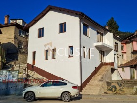 Ház Ustovo, Smoljan