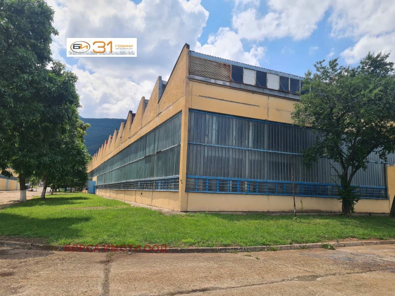 Kiadó  Ipari épület Vraca , Hranitelno-vkusova zona , 1008 négyzetméter | 39963418