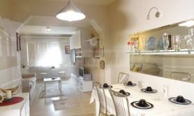 3 quartos VINS-Tcherven plochtchad, Varna