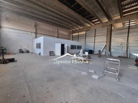 Αποθήκευση Ηνδυστρηαλνα ζονα - ΓΙΟΥγ, Πλοβδηβ